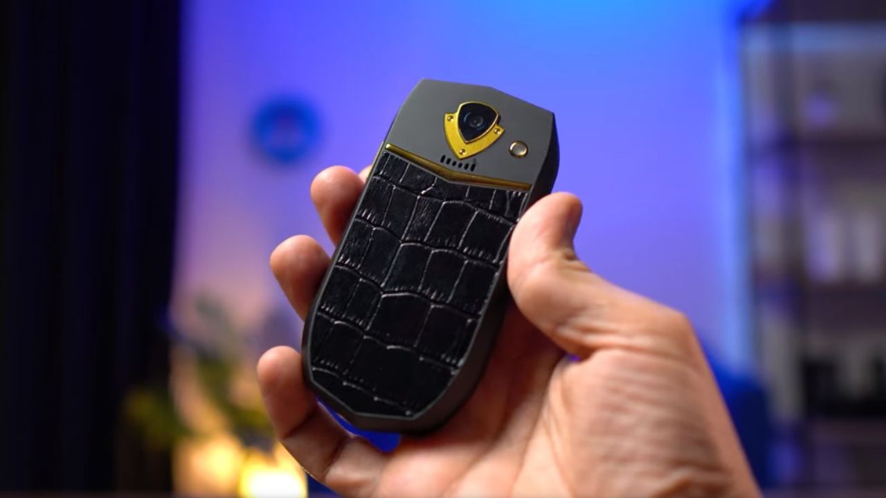 Oukitel K16: Celular “de luxo” feito de… Couro de crocodilo?!