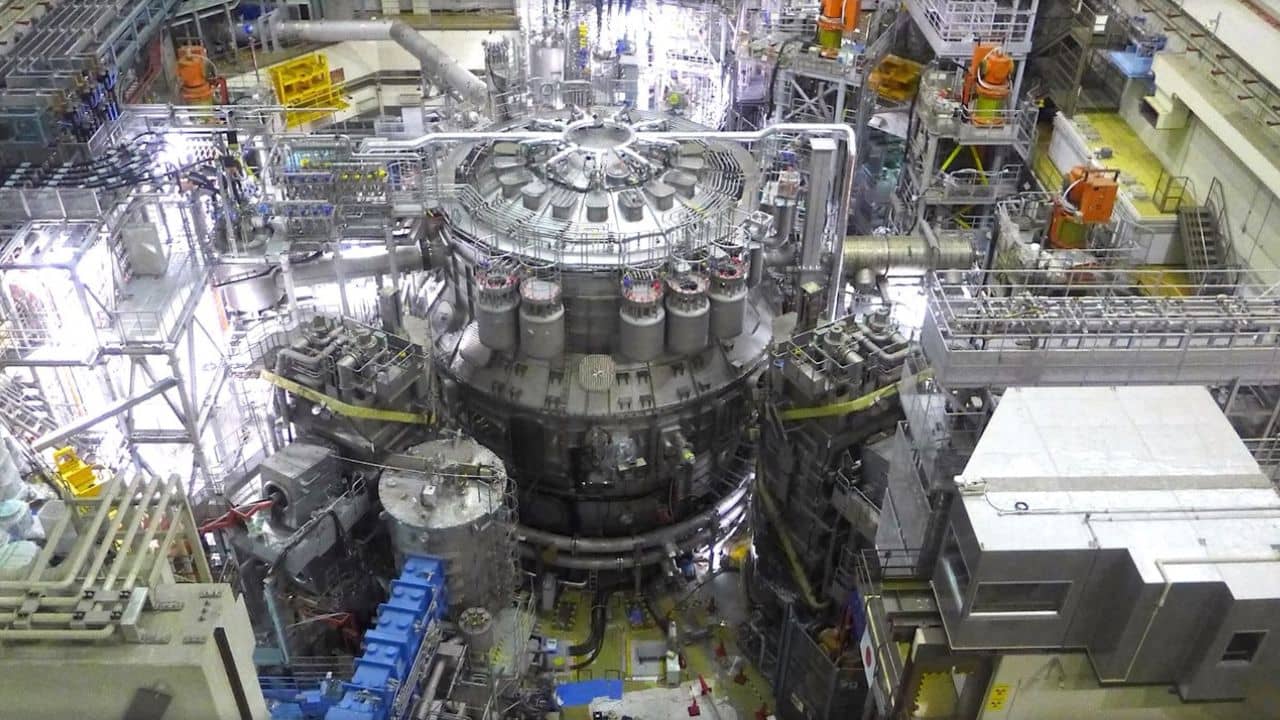 O reator de fusão nuclear JT-60SA é mais um passo na direção de um futuro com energia mais limpa, confira!