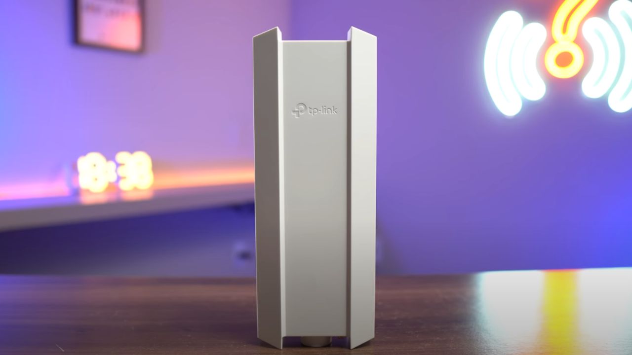 O TP-Link EAP610 Outdoor é um ponto de acesso externo que promete velocidade, alcance e resistência. Será que entrega?