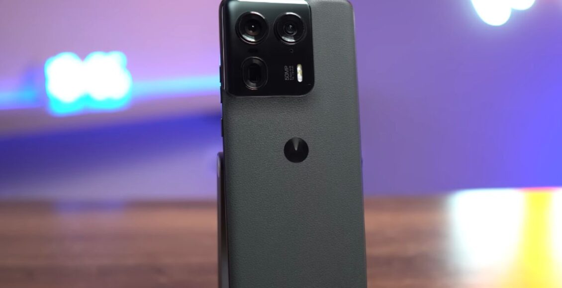 Testamos o Motorola Edge 50 Ultra, celular Wi-Fi 7 com tela de 144 Hz!