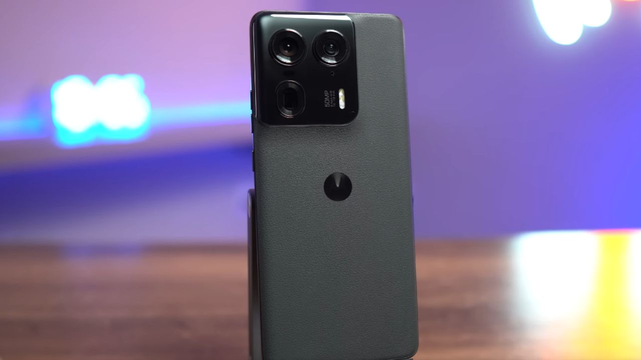 Testamos o Motorola Edge 50 Ultra, celular Wi-Fi 7 com tela de 144 Hz!