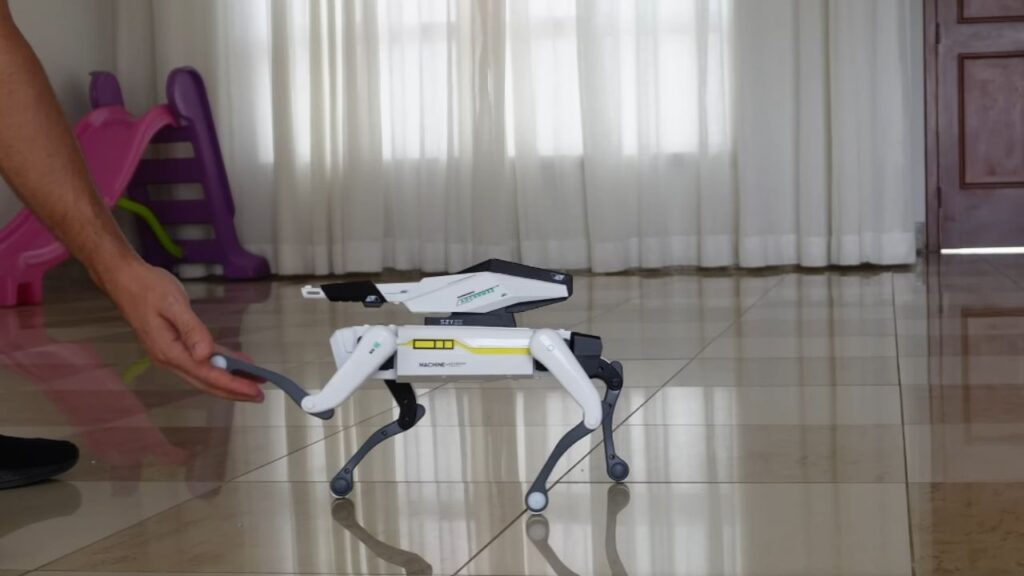 Testando o Cão Robô do AliExpress Testando o Cão Robô do AliExpress