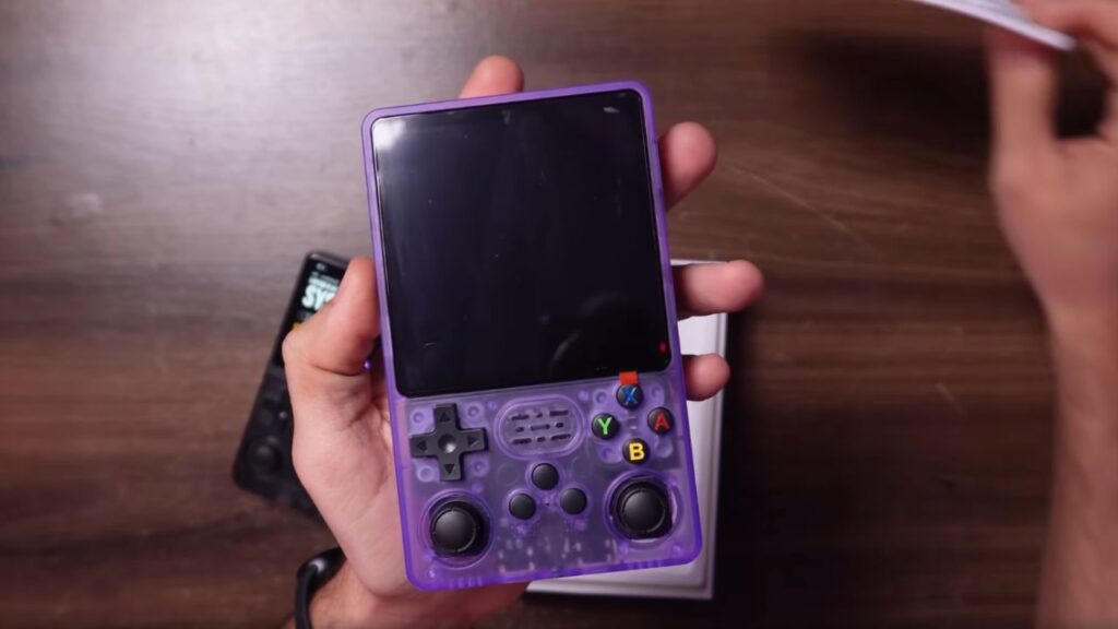 Desembalando o Console Portátil R36S Plus